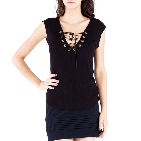 Guess top - Picture 1 of 2